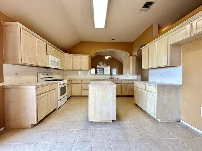 Building Photo - 1408 Co Rd 134