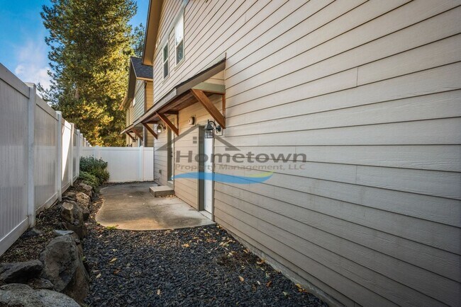 Foto del edificio - Custom Craftsman Energy Star Home with Gar...