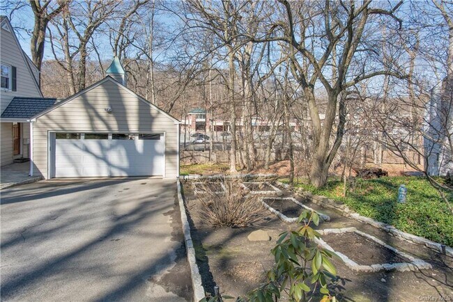 Foto del edificio - 7 Medford Ln