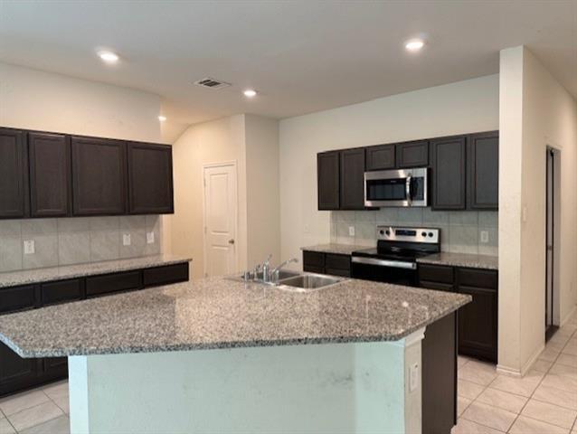 Building Photo - 1305 Meadow Creek Ct
