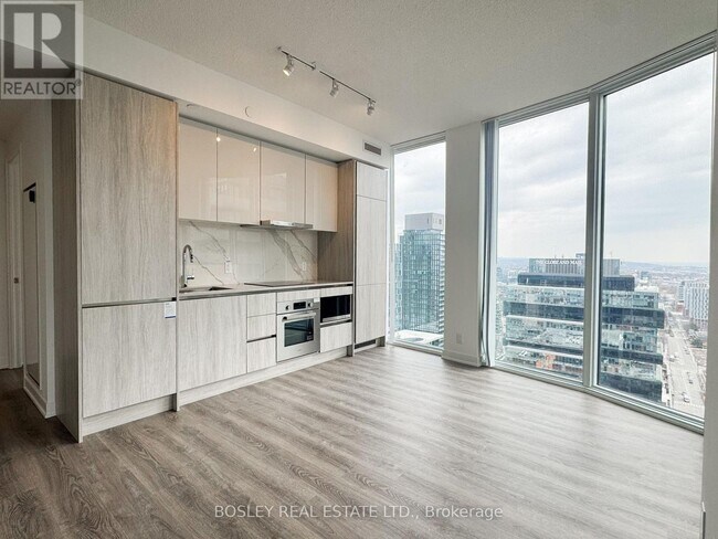 Photo du bâtiment - 180 Front St E