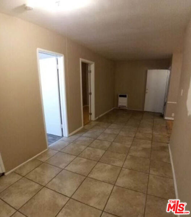 Foto del edificio - 8012 S Western Ave