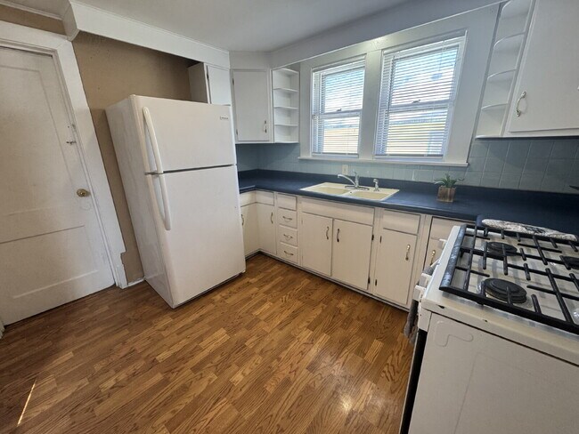 Building Photo - Room to Breathe! 4-Bedroom Springfield Home Ready Now!