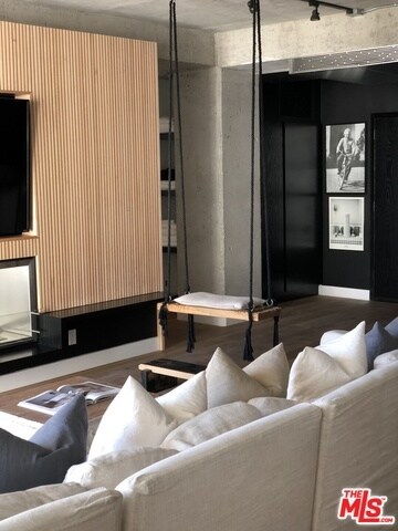 Foto del edificio - 818 N Doheny Dr