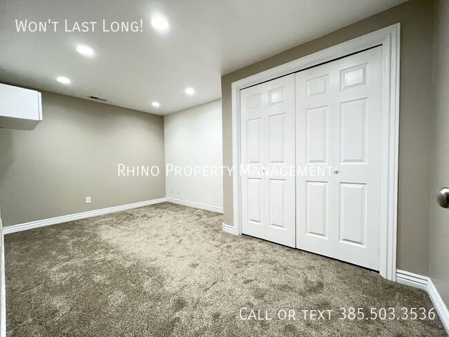 Building Photo - 2 Bedroom/1 Bathroom Duplex in Syracuse