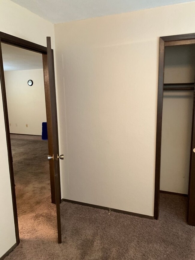 Building Photo - 405 3rd Ave SW