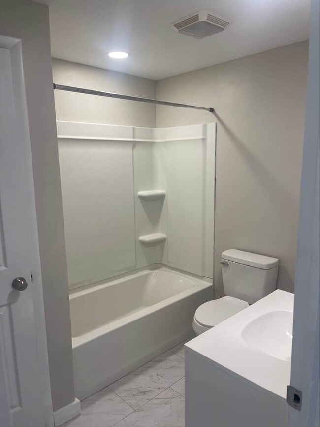 Foto del edificio - 2424 Crest St
