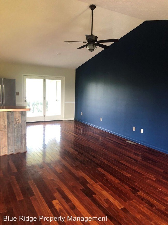 Building Photo - 3 br, 2 bath House - 3600 Crest Road