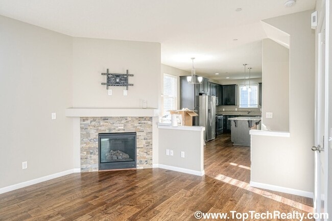 Foto del edificio - Fabulous Courtyard-Facing Corner Lot Unit | 3 BR | 2.5 BA Townhome | Across the Street from Melil...