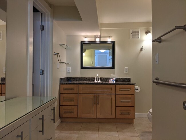 Building Photo - 1192 Page St