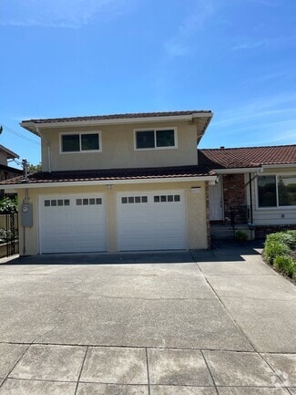 Building Photo - 16233 San Remo Dr