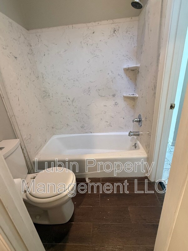 Foto del edificio - 72 N McLean Blvd