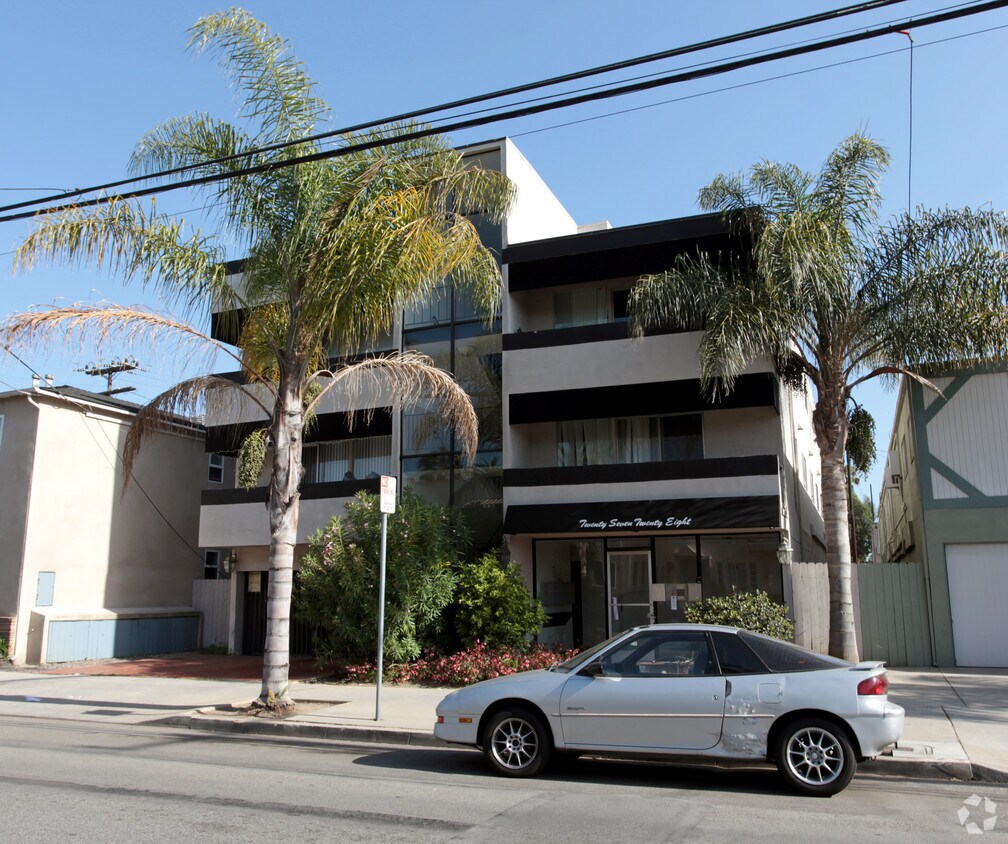 Building Photo - 2728 E 3rd St