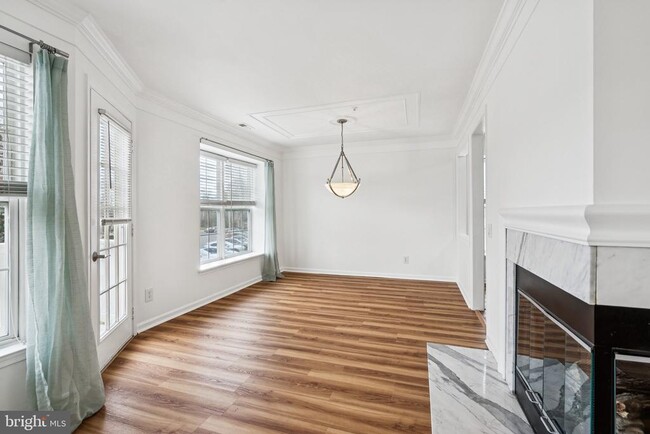 Foto del edificio - 1010 Crestmont Dr