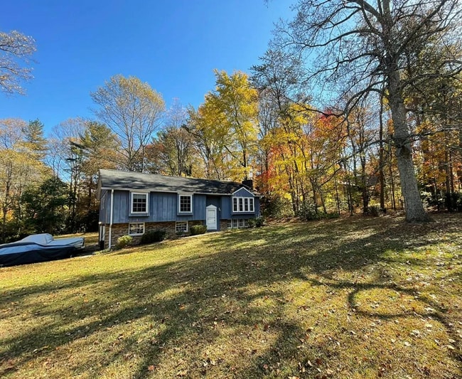 Foto del edificio - Mills River Rental!