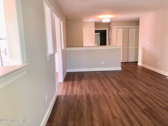 Foto del edificio - 112 Central Ave