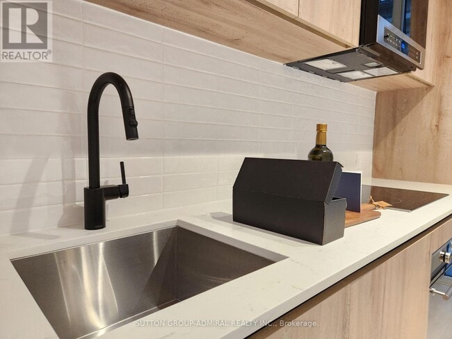 Building Photo - 127 Broadway Ave