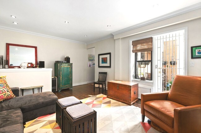 Living Room - 264 W 77th St