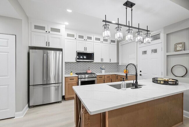 Foto del edificio - 1809 W Armitage Ave