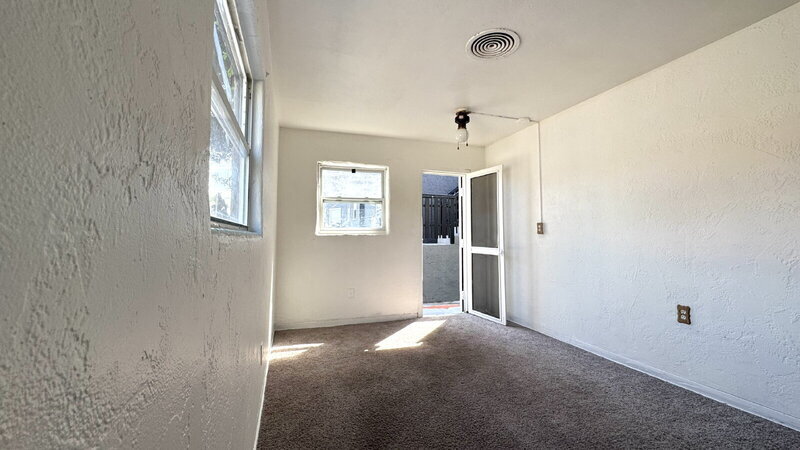 Building Photo - 419-421 N Wild Olive Ave