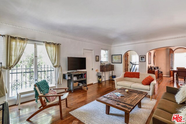 Foto del edificio - 8426 Blackburn Ave