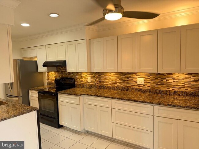 Foto del edificio - 9759 Lake Shore Dr