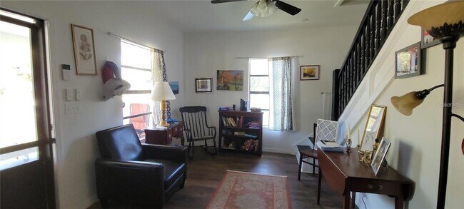 Building Photo - 416 W Howry Ave