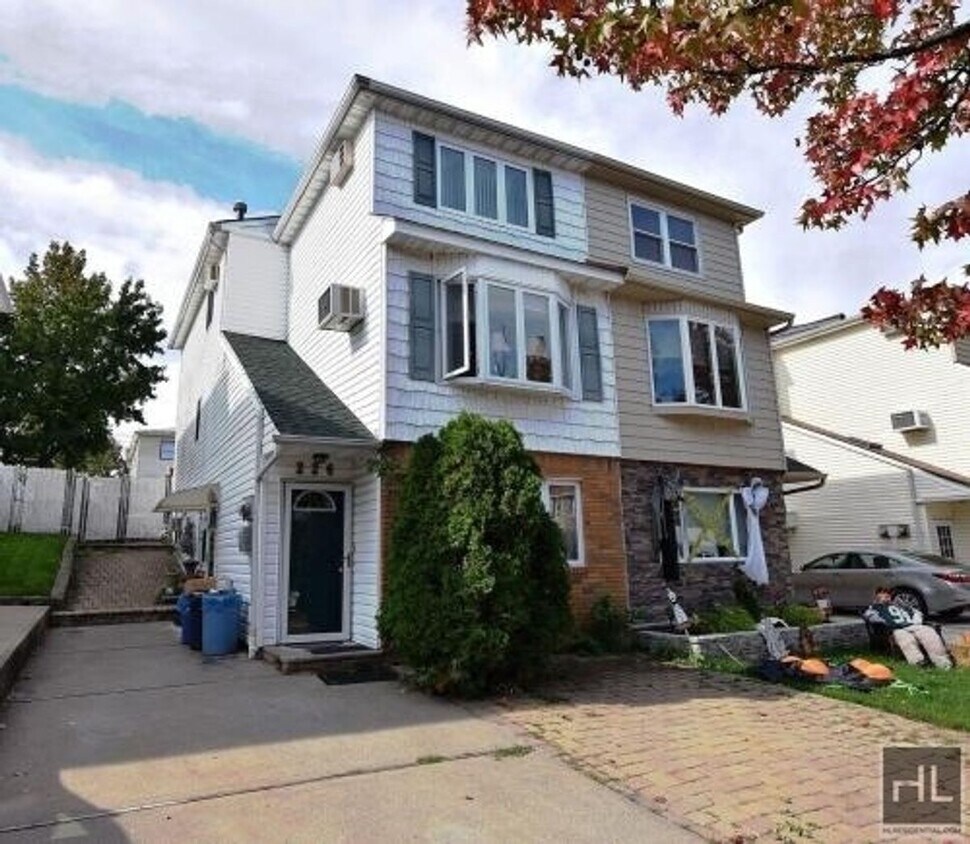 Primary Photo - One Bedroom on SANDALWOOD DRIVE