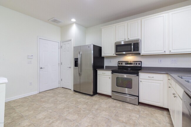 Foto del edificio - 4171 Crownwood Dr