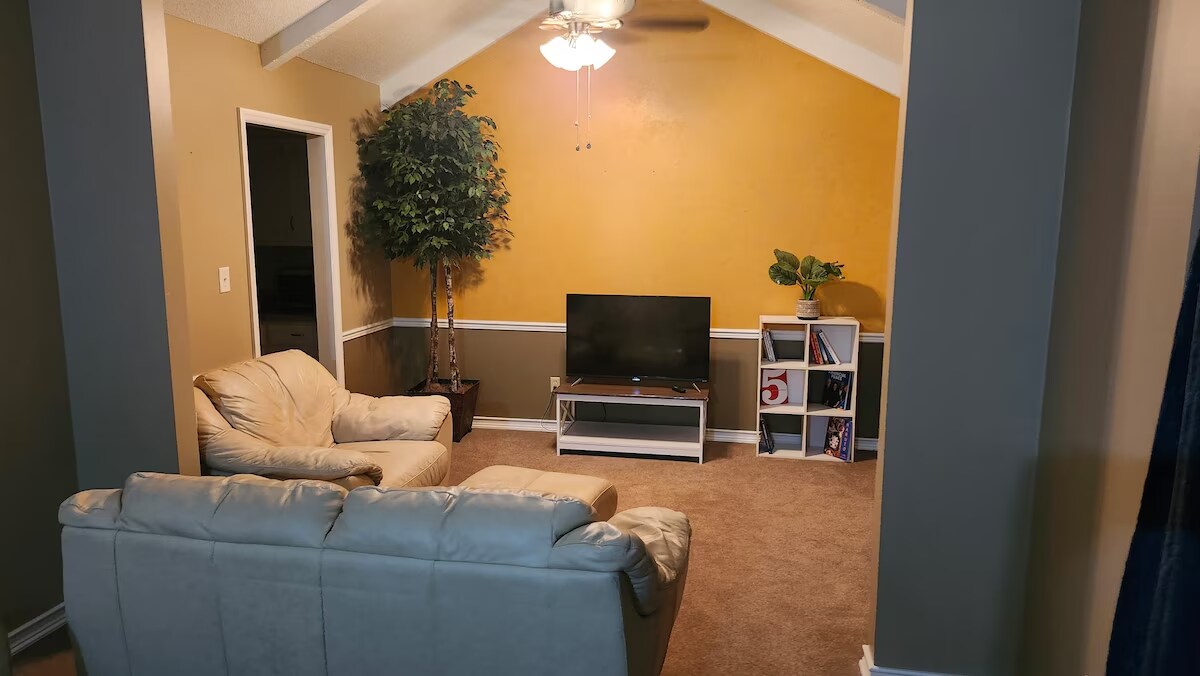 Foto principal - 8749 Park St