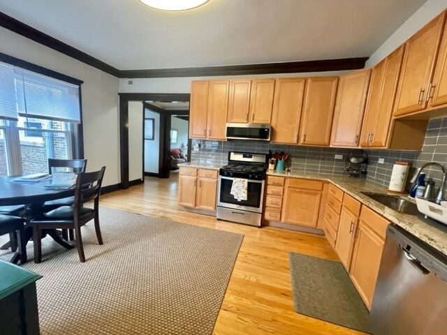 Foto del edificio - 4452 N Winchester Ave
