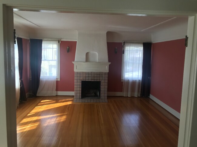 Foto del edificio - 2404 Cedar St