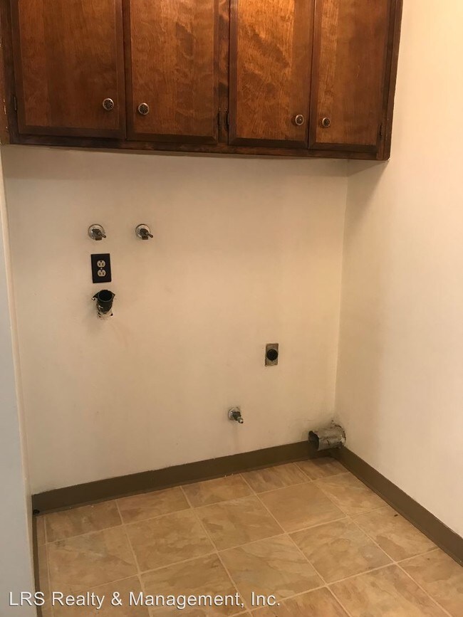 Foto del edificio - 6104 Stine Rd