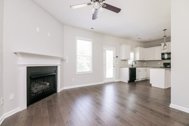 Foto del edificio - 446 Crawford Pkwy