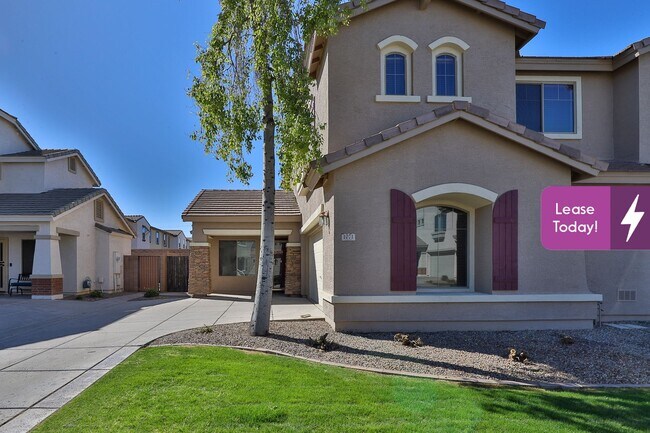Building Photo - 1071 E Redwood Dr