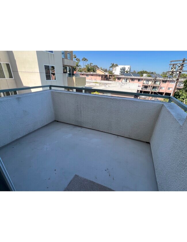 10790 Rose Ave Unit 307, Los Angeles, CA 90034 Condo for Rent in Los