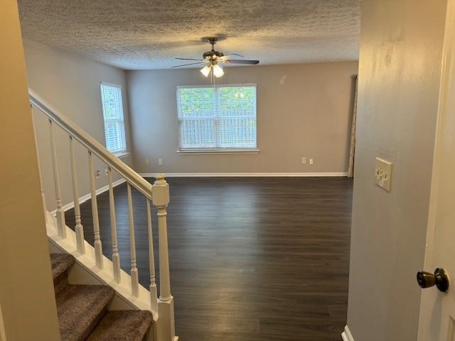 Building Photo - 220 Wild Flower Ln