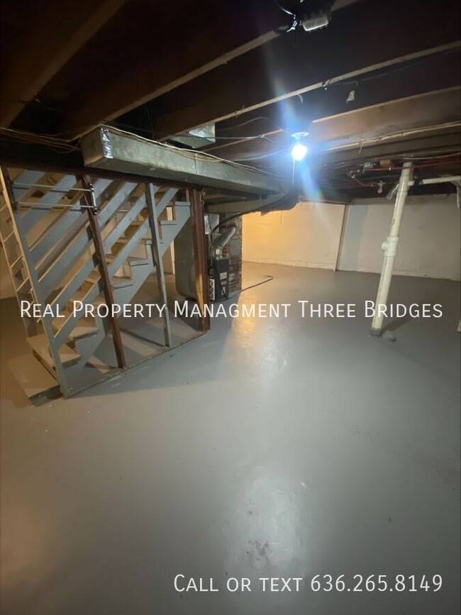 Foto del edificio - 6858 Stratford Ave