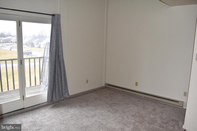 Building Photo - 1121 Stanley Ave