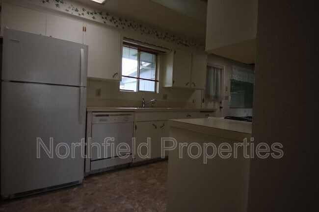Foto del edificio - 5014 73rd Pl NE