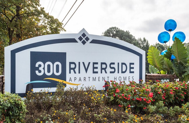 Comunidad - 300 Riverside Apartments