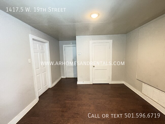 Building Photo - 1417.5 W 19th St