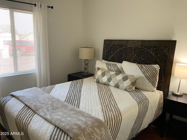Foto del edificio - 13832 N 32nd St