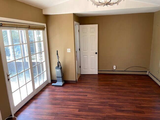 Foto del edificio - 24 Woodland Ln