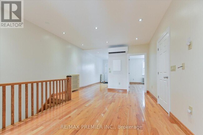 Photo du bâtiment - 1575 Bayview Ave