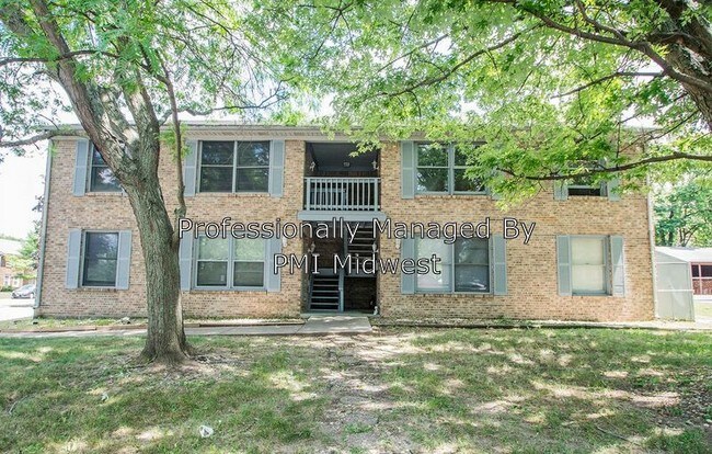 Building Photo - 231 Lark Dr