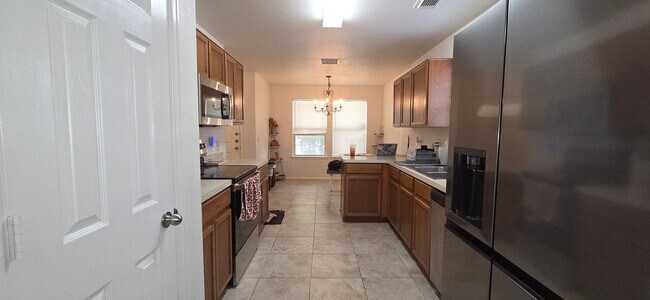 Building Photo - Northeast San Antonio 5-Bedroom off Judson...