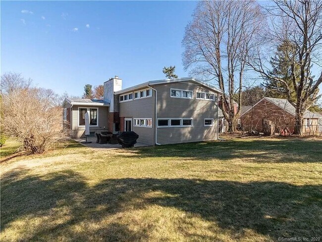Building Photo - Beautiful 3-Bed, 3-Bath Home in West Hartford