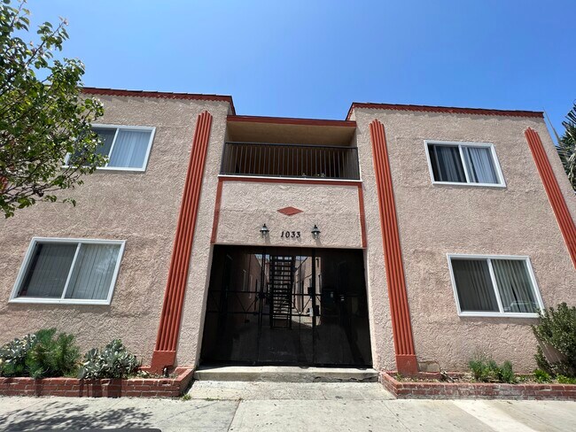 Building Photo - 1033 Hoffman Ave