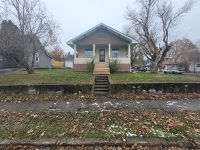 Building Photo - 604 E Hartson Ave